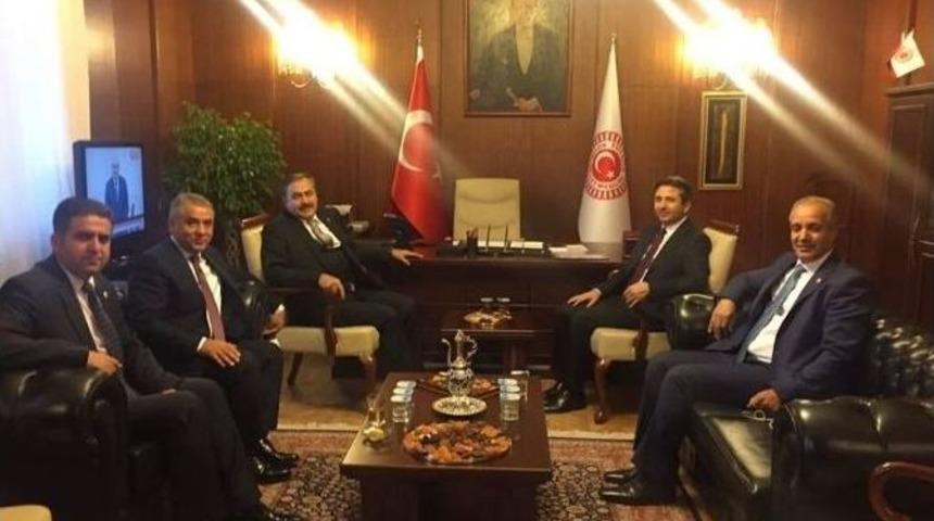 Milletvekillerinin Ortak Hareket Etmeleri Taktir Topluyor