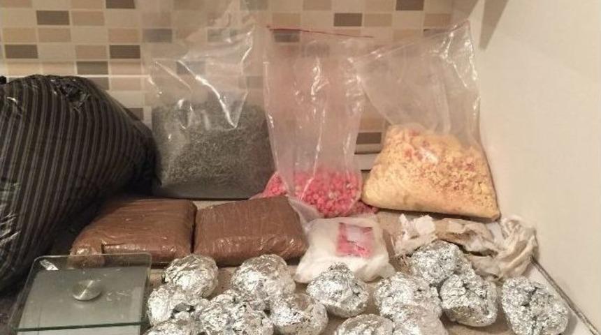 İstanbul&rsquo;da Uyuşturucu Operasyonu:16 G&ouml;zaltı