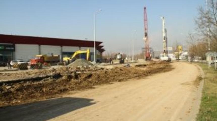 Outlet K&ouml;pr&uuml;l&uuml; Kavşağı&rsquo;nın Altyapı &Ccedil;alışmaları S&uuml;r&uuml;yor