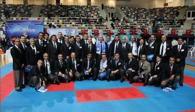 Büyükşehir Karate Ligi’nin Üçüncü Etabı Sona Erdi