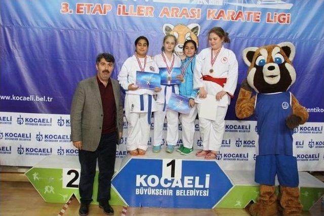 Büyükşehir Karate Ligi’nin Üçüncü Etabı Sona Erdi