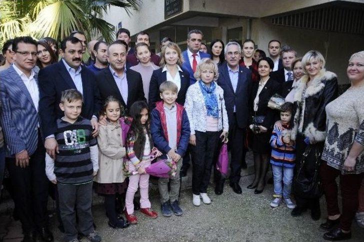 Bakan Çavuşoğlu, Antalya’da Yaşayan Rus Vatandaşlarla Buluştu G2