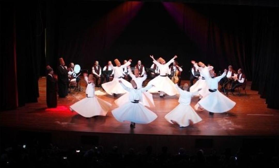 Mevlana, Vuslat Yıld&ouml;n&uuml;m&uuml;nde K&uuml;&ccedil;&uuml;k&ccedil;ekmece&rsquo;de Anıldı