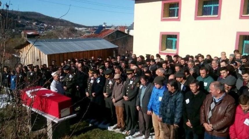 B&ouml;rek Yerken Boğulan Asker Kastamonu&rsquo;da Defnedildi