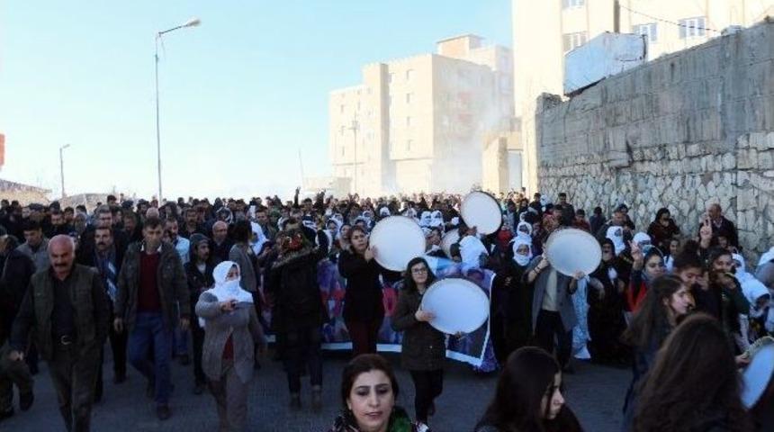 Şırnak&rsquo;ta Hdp Ve Dbp&rsquo;nin İzinsiz Y&uuml;r&uuml;y&uuml;ş&uuml;ne Polisten M&uuml;dahale