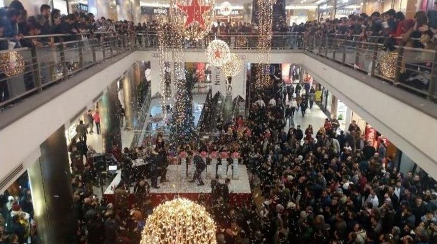 100 Liralık Hediye &Ccedil;ekiyle 150 Bin Liralık Ara&ccedil; Kazandı