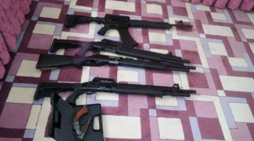 Arama Yapılan 3 Ev Cephanelik Gibi