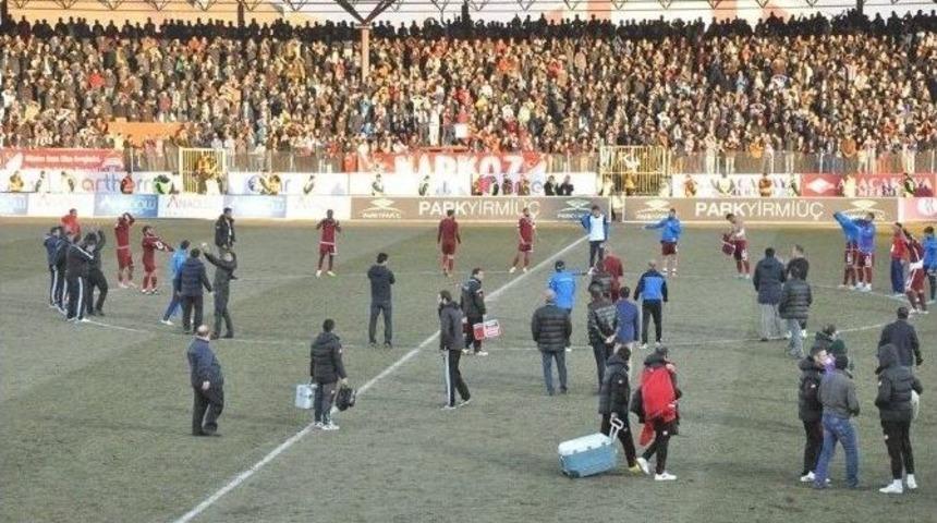 Elazığsporlu Oyunculardan Ma&ccedil; Sonrası Protesto