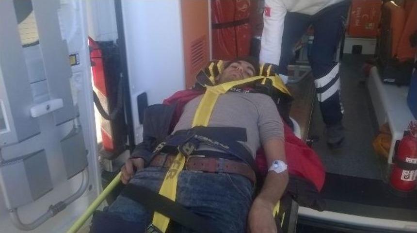 Motosiklet Şarampole Yuvarlandı: 1 Yaralı