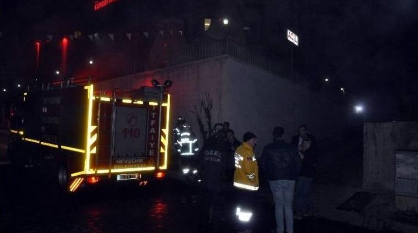 Nevşehir&rsquo;de Trafo Yandı, Şehrin Yarısının Elektriği Kesildi