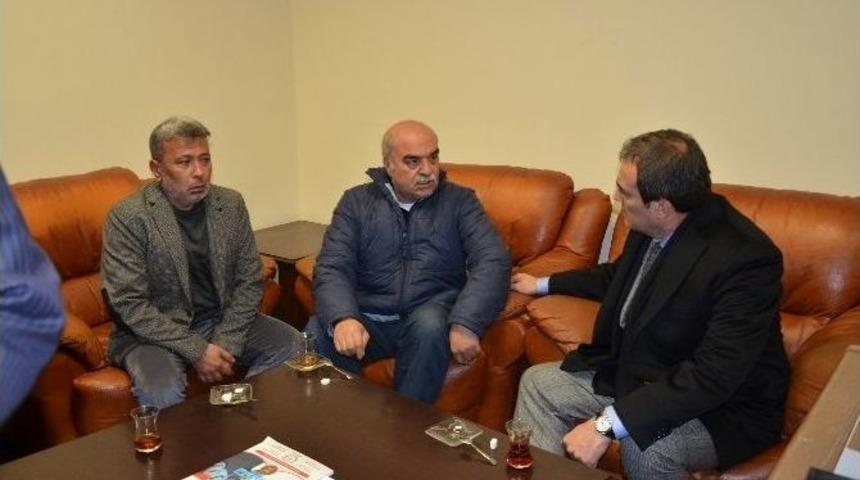 Bakan &Uuml;nal Şehit Ailesini Havaalanında Teselli Etti