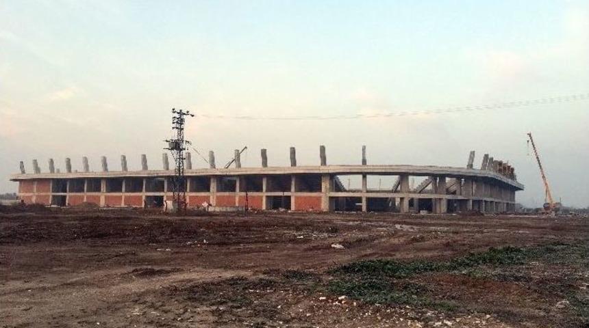 Akhisar Belediyesi Stadyum İnşaatı S&ouml;zleşmesini Feshetti