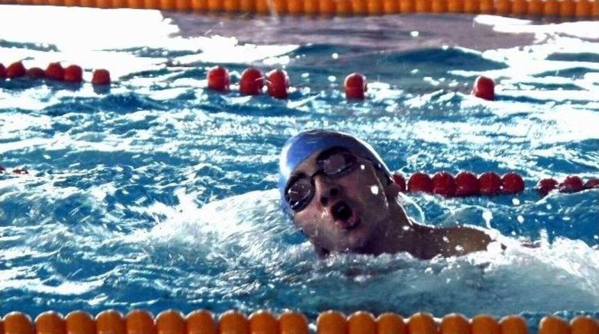 Aydın&rsquo;ın En İyi Y&uuml;z&uuml;c&uuml;leri &Ouml;d&uuml;llendirildi