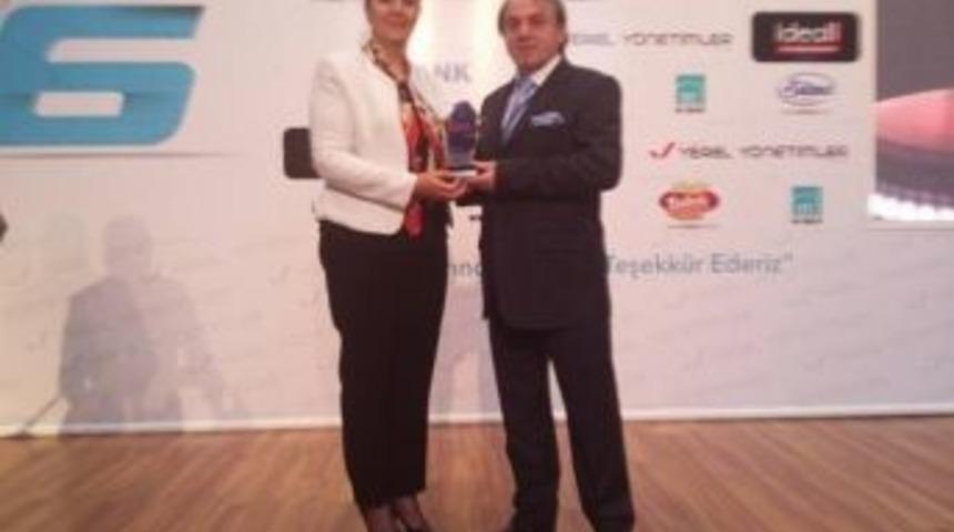 Başkan G&uuml;neş&rsquo;e Yılın Yerel Y&ouml;neticisi &Ouml;d&uuml;l&uuml; Verildi