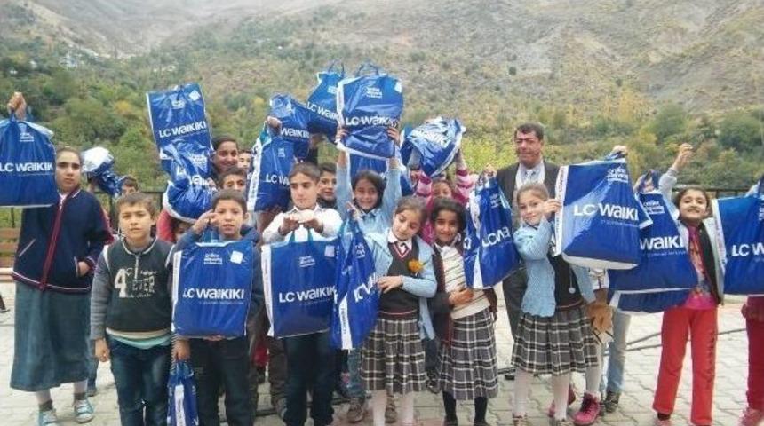 Fakir Ve Muhta&ccedil; &Ouml;ğrencilere Kışlık Giyim Yardımı Yapıldı