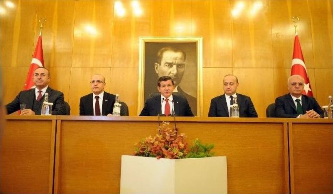 Başbakan Davutoğlu: "isterse Kandil&rsquo;e Gidip &Ccedil;ayını İ&ccedil;sin Bu Senarist"