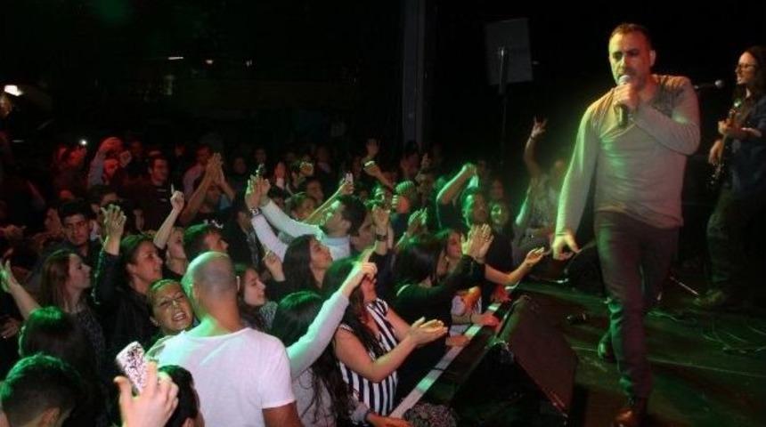 Haluk Levent&rsquo;ten Anlamlı Konser