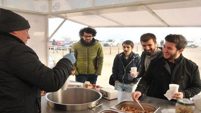 Bandırma Belediyesinden Öğrencilere Çorba İkramı