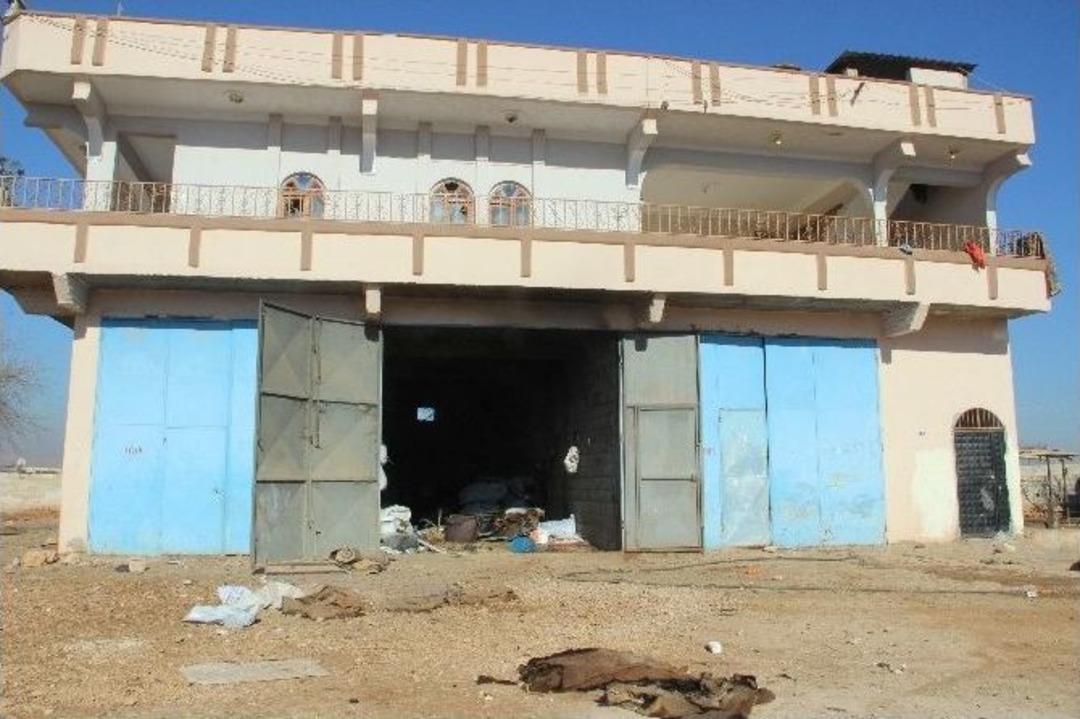 Arazi Kavgasında Kadınlar 3 Evi Ateşe Verdi