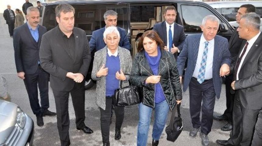 Kılı&ccedil;daroğlu&rsquo;nun Eşinden Şehidin Baba Ocağına Ziyaret