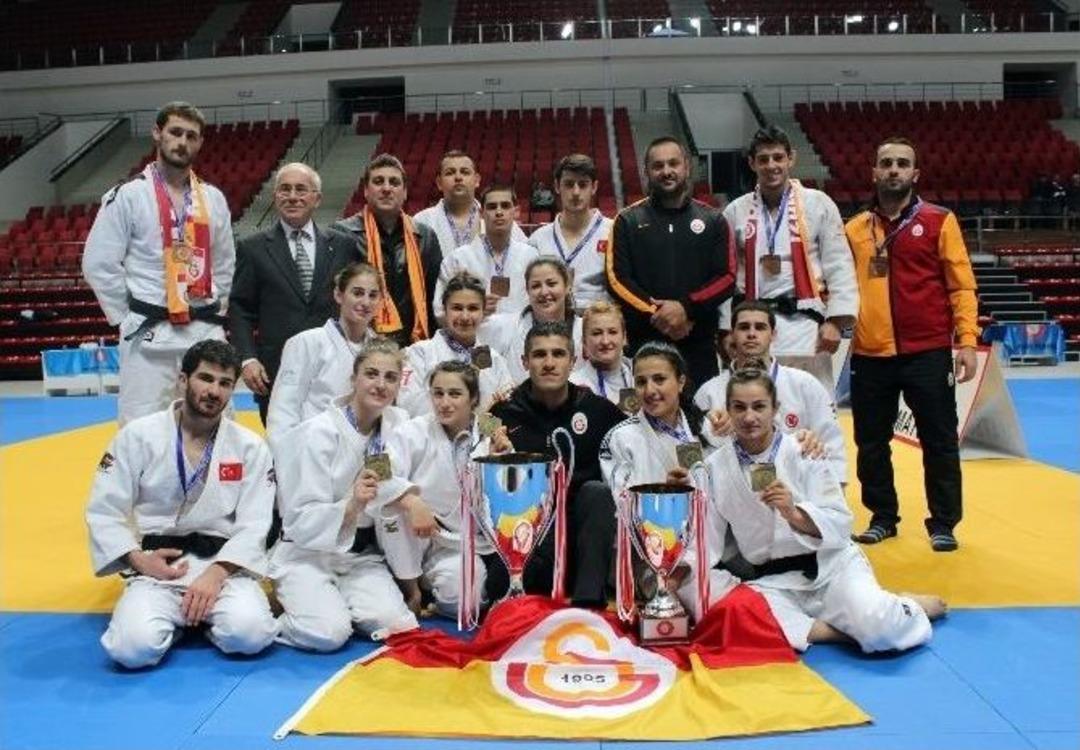 Judo S&uuml;per Lig&rsquo;de Galatasaray Ve İstanbul B&uuml;y&uuml;kşehir Belediye Şampiyon