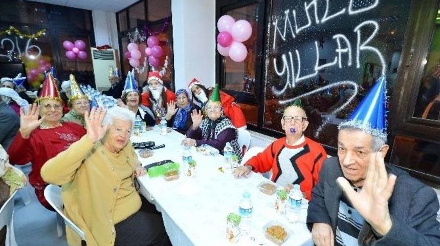 Huzur Evinde Yılbaşı Coşkusu