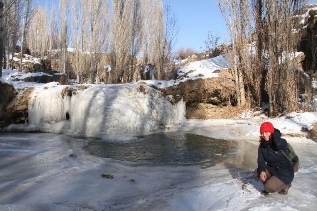 Donan Şelaleye Ziyaret&ccedil;i İlgisi