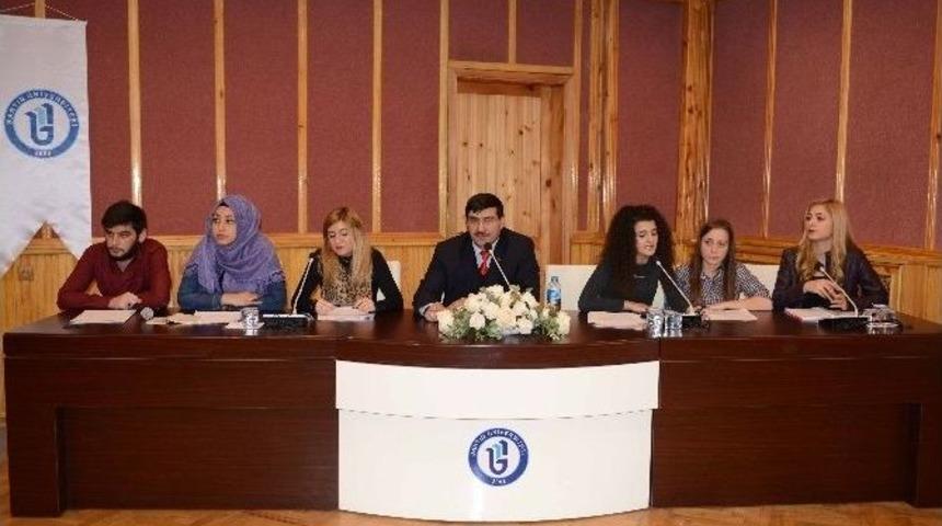 Tiyatroyla &ldquo;kadına Şiddet&rdquo;e Dikkat &Ccedil;ektiler