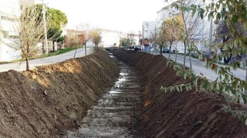 Şark&ouml;y Olukbaşı Deresi Temizleniyor