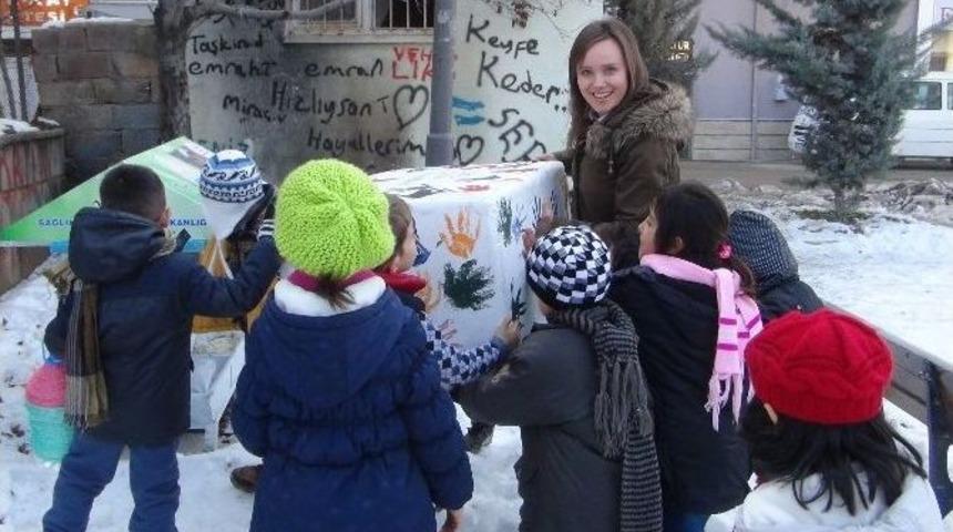 Minik Y&uuml;reklerden Anlamlı Davranış