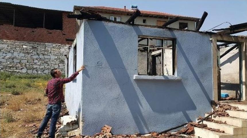 Denizli&rsquo;de Yanan Ev Sevgi Eli Tarafından Yeniden Yapıldı