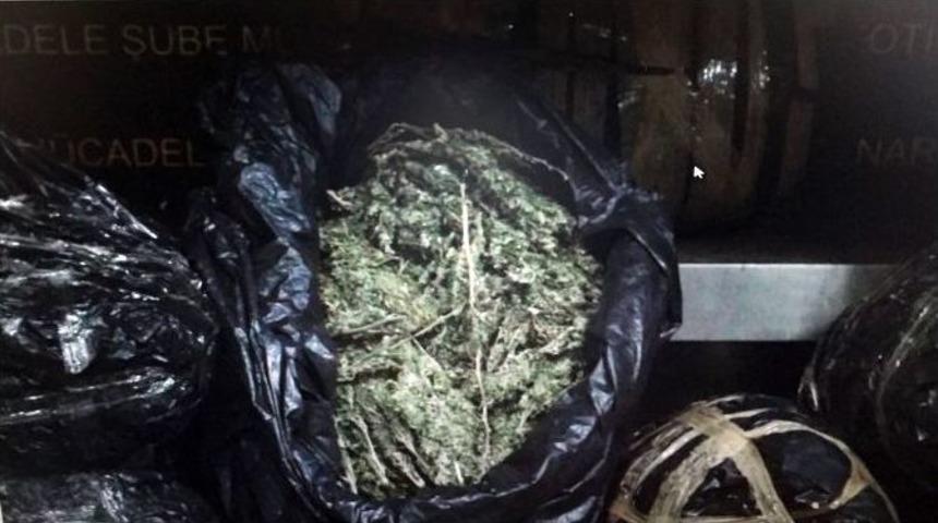 Kolilere Gizlenmiş 82 Kilo Hint Keneviri Ele Ge&ccedil;irildi