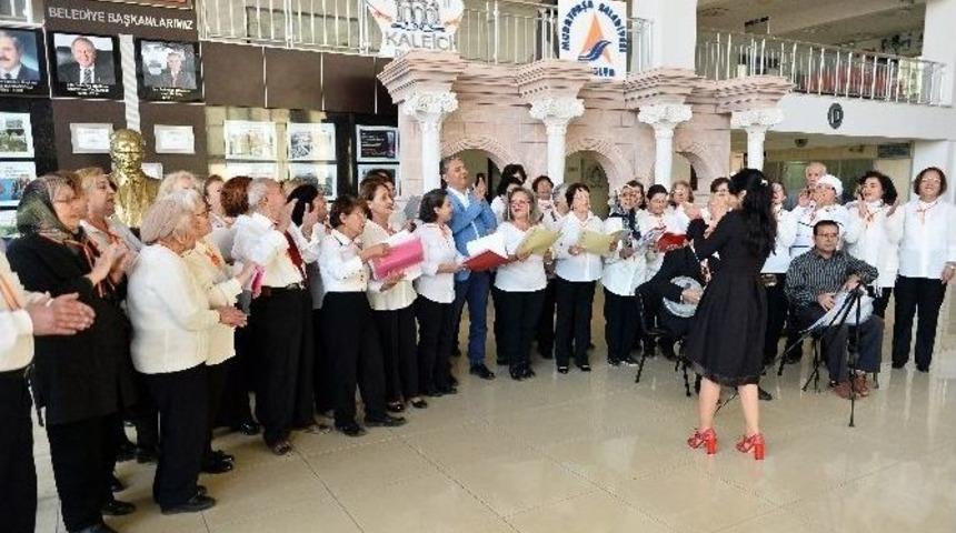 Muratpaşa Yaşlıevi &Uuml;yelerinden Muhteşem Konser