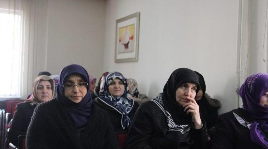 Saadet Partisi Kadın Gen&ccedil;lik Kolları Başkanı S&uuml;meyye Olgun: