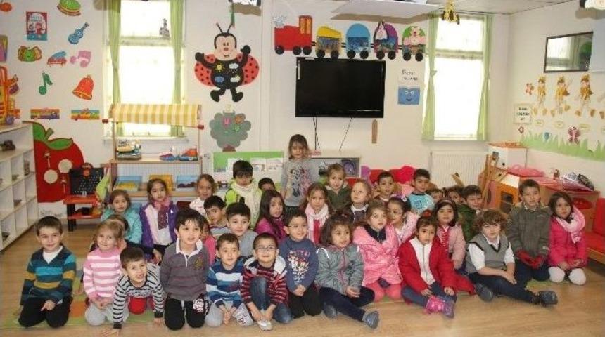 &Ccedil;ağdaş İlk&ouml;ğretim &Ouml;ğrencilerinden Es &Ccedil;ocuk Evine Yeni Yıl Hediyeleri