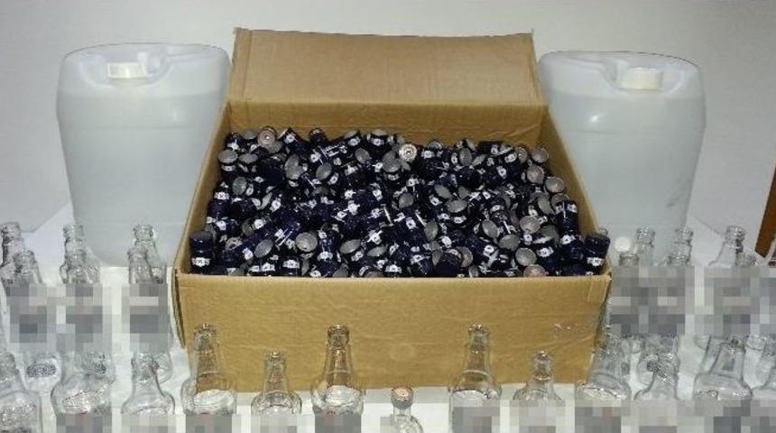 Kuaf&ouml;r Salonunda 2 Bidon Sahte İ&ccedil;ki Ele Ge&ccedil;irildi