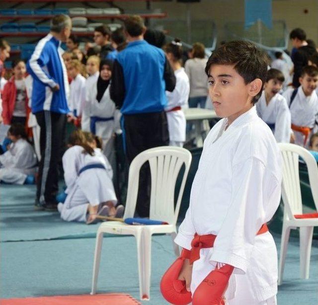 Anadolu Yıldızlar Ligi Karate Zonguldak İl Seçmeleri Yapıldı