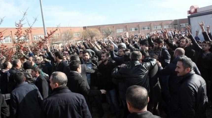 Sd&uuml;&rsquo;de &Ouml;ğrenci Grupları Arasında Kavga