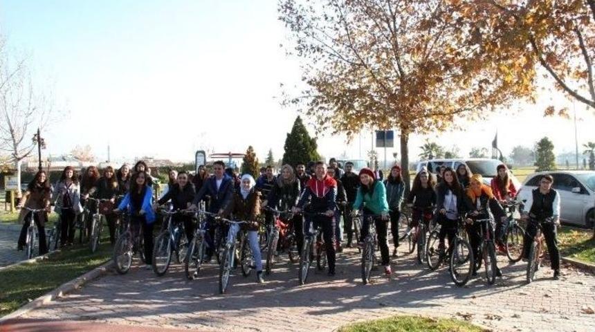 Başkan Subaşıoğlu Gen&ccedil;lerle Bisiklet S&uuml;rd&uuml;