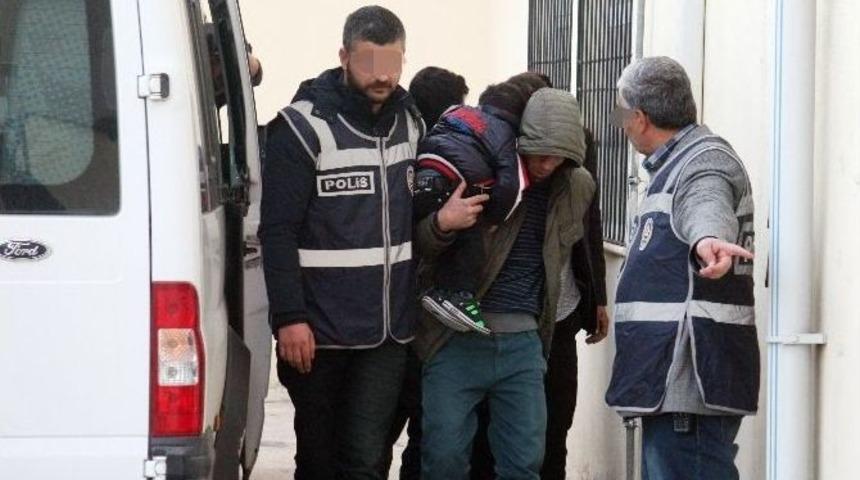 Işid&rsquo;e Katılmak İsteyenleri Suriye&rsquo;ye G&ouml;t&uuml;ren 3 Kişi Tutuklandı