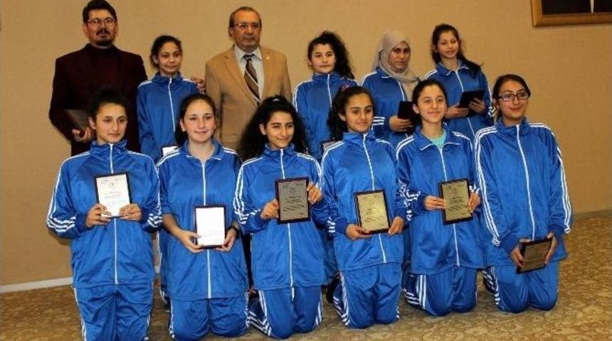 Bursa’yı Başarıyla Temsil Eden 160 Sporcuya Ödül
