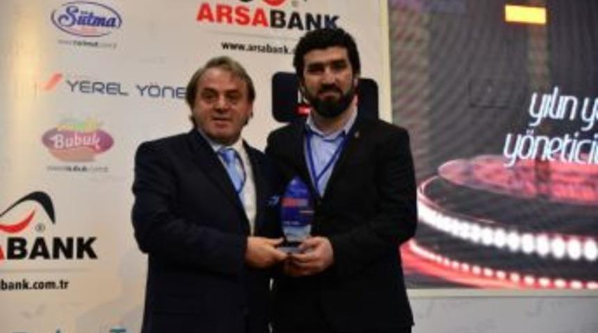 Başkan Yıldırım&rsquo;a İki &Ouml;d&uuml;l Birden