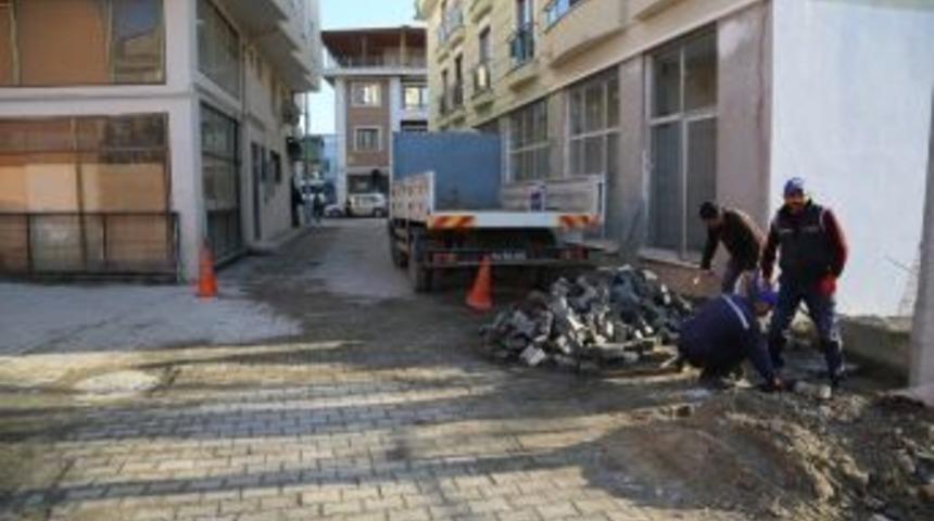 Sapanca Belediyesi &Ccedil;arşı İ&ccedil;i Cadde Ve Sokakları Elden Ge&ccedil;iriyor