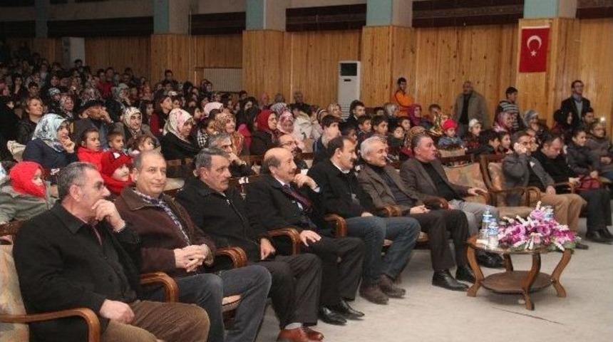 &ldquo;biz Daha &Ccedil;ocuğuz&rdquo; İsimli Tiyatro Sergilendi