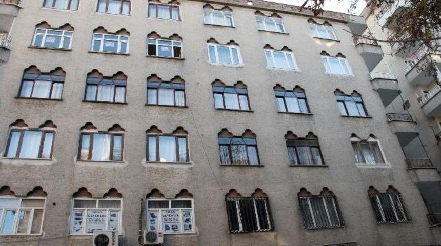 Diyarbakır’da Bir Evin Çatısına Roket İsabet Etti