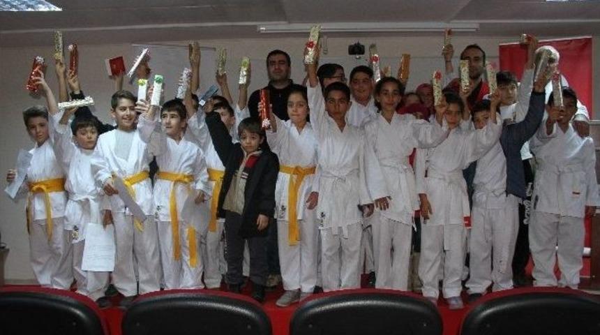 Asım&rsquo;ın Nesli Mehmet Akif&rsquo;i Unutmadı