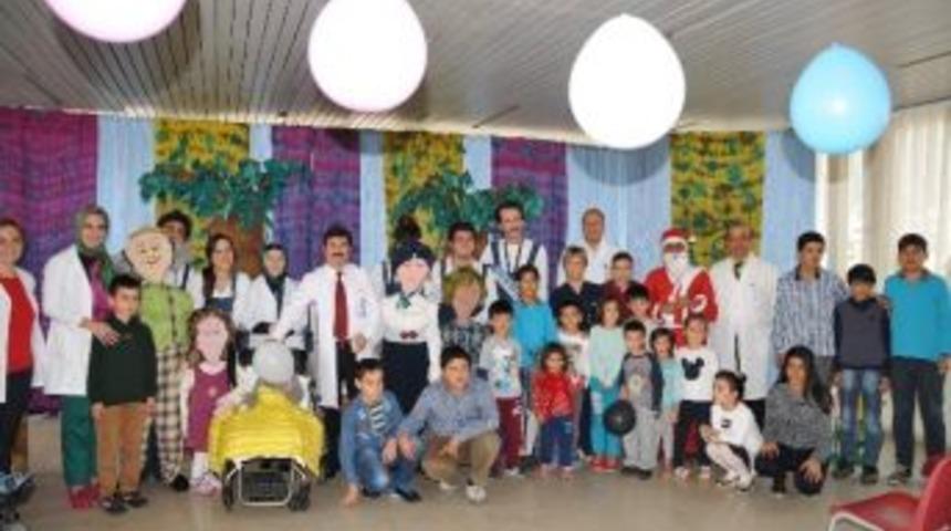 Alanya&rsquo;da Hasta &Ccedil;ocuklara &Ouml;zel Tiyatro