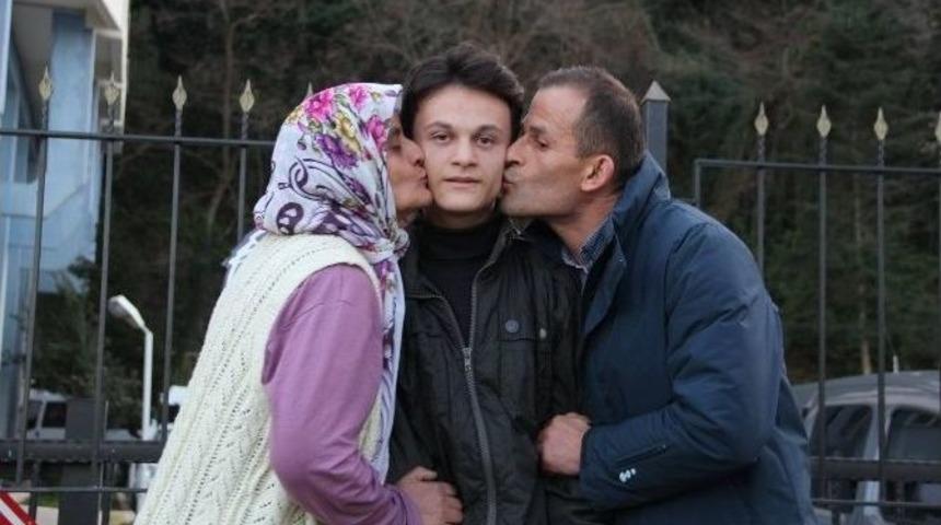 41 G&uuml;nd&uuml;r Kayıp Olan Lise &Ouml;ğrencisi Dedesinin Evinde Bulundu