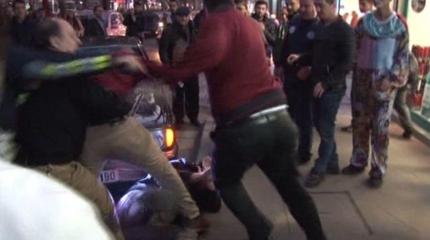 (&ouml;zel Haber) Babalarına &Ccedil;arpan S&uuml;r&uuml;c&uuml;y&uuml; Darp Ettiler