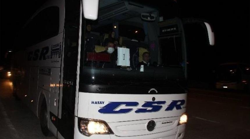 Suriye&rsquo;de Takas Edilen 338 Şii L&uuml;bnan&rsquo;a G&ouml;nderilmek &Uuml;zere Hatay Havaalanı&rsquo;na Getirildi